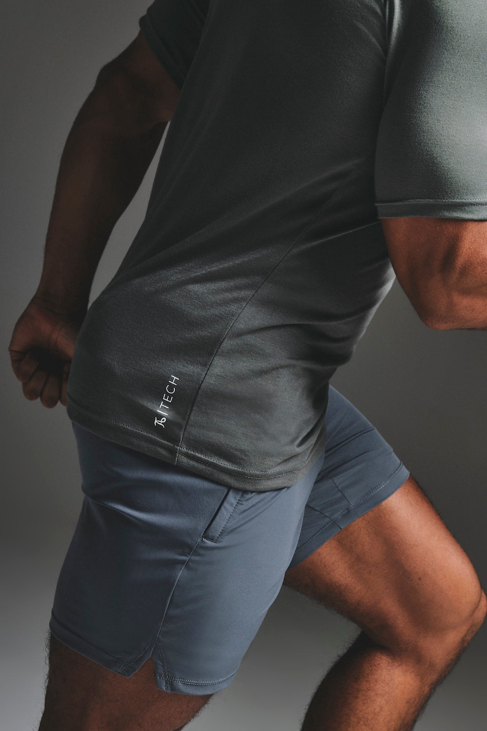 Essential Training Top in Charcoal - TAILORED ATHLETE - USA