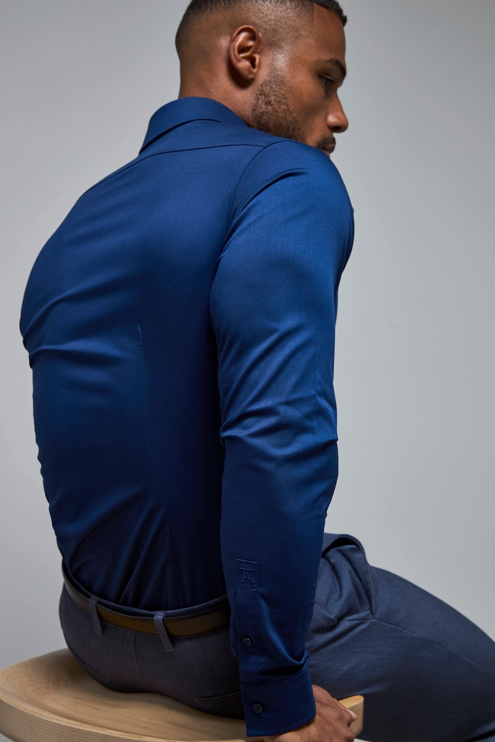 Athletic Fit Dress Shirt in Navy - TAILORED ATHLETE - USA