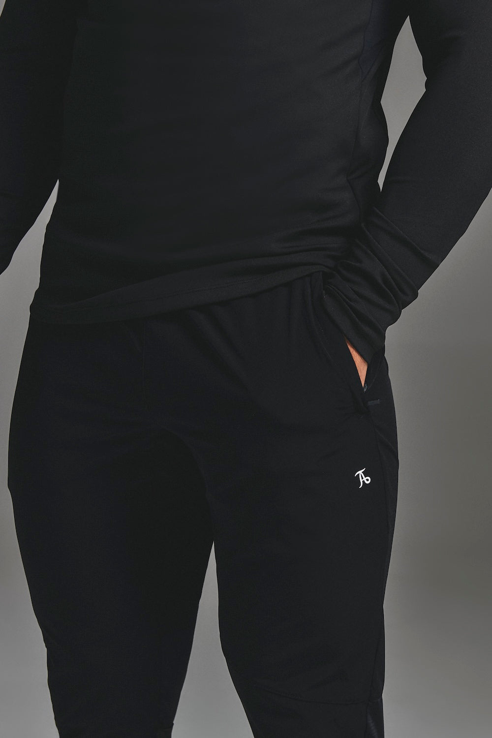Training Joggers in Black - TAILORED ATHLETE - USA