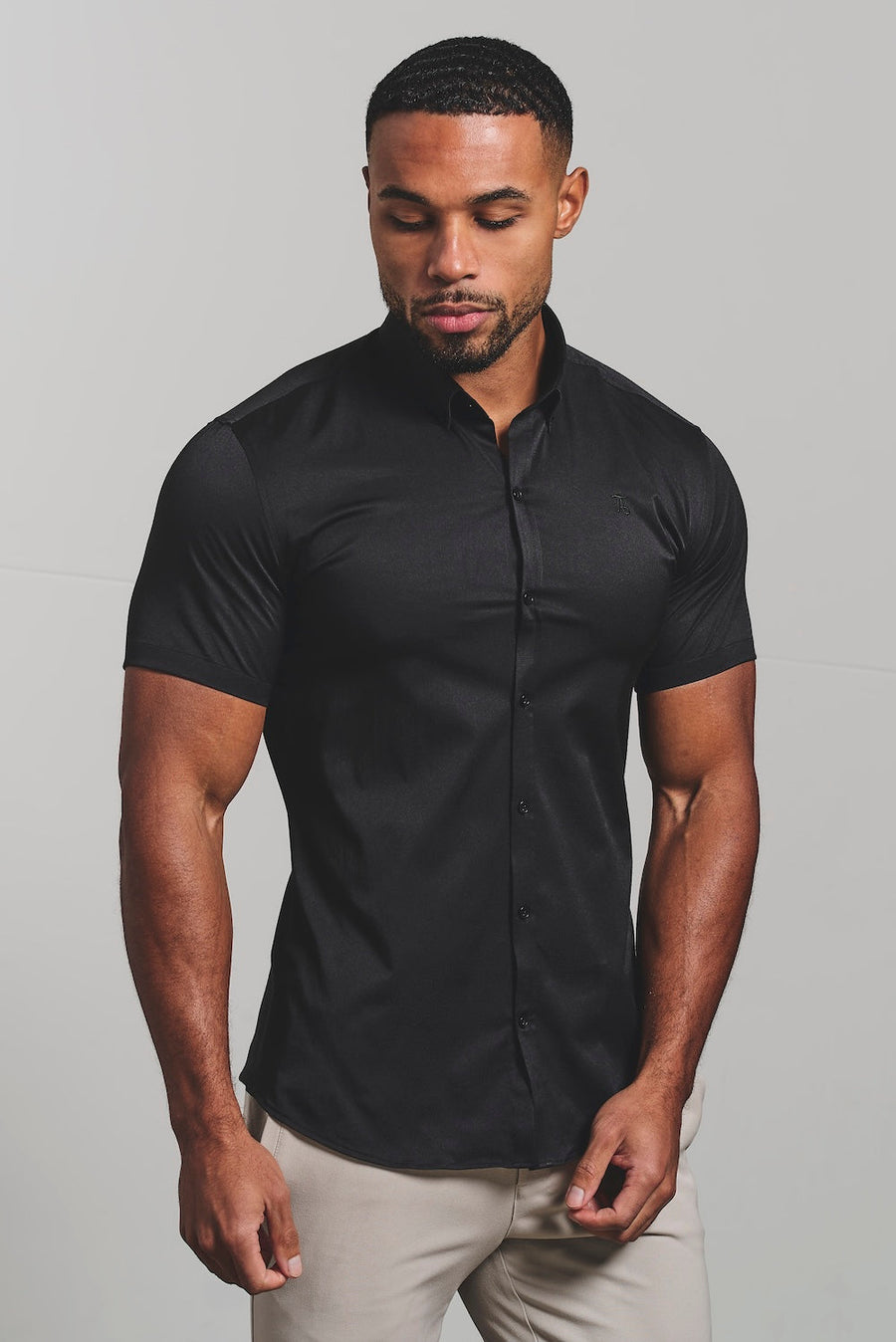 Athletic Fit Short Sleeve Signature Shirt in Black - TAILORED ATHLETE - USA