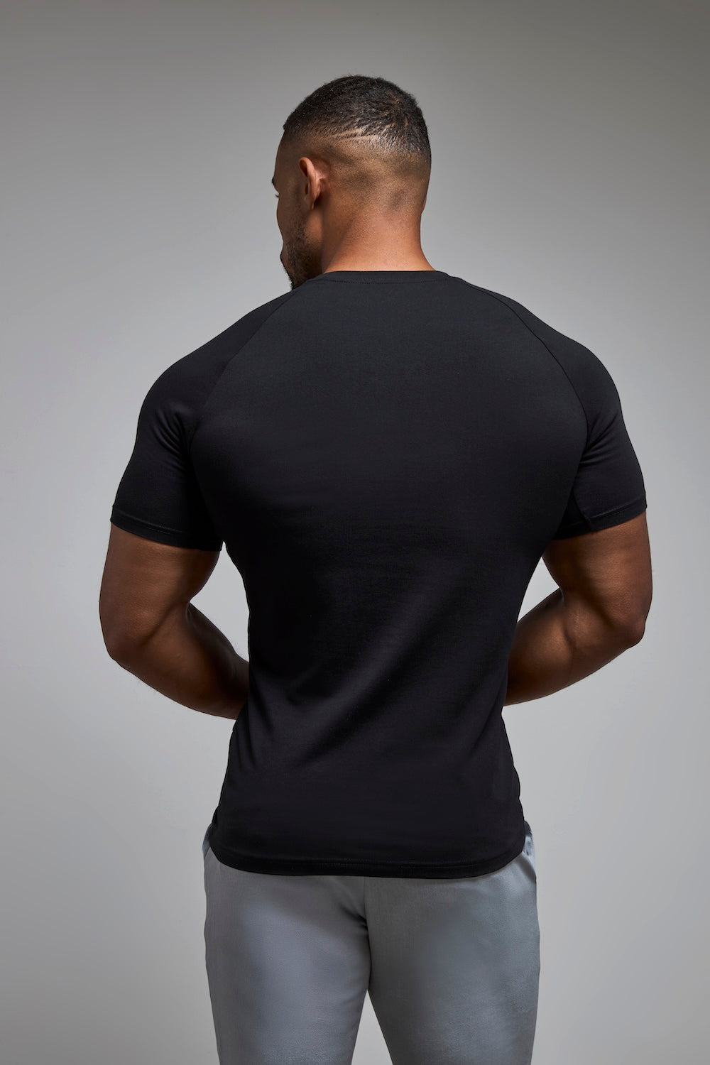 Athletic Fit T-Shirt in Black - TAILORED ATHLETE - USA