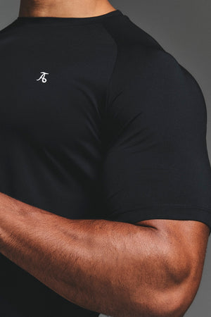 Training Top in Black - TAILORED ATHLETE - USA