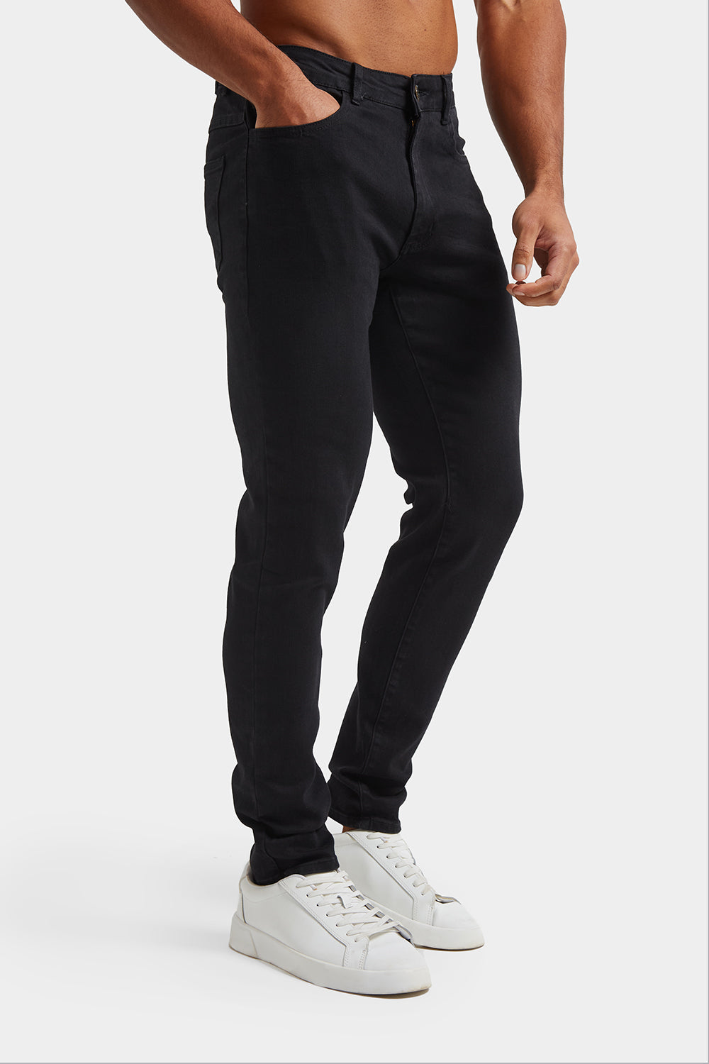 Athletic Fit Jeans in Black - TAILORED ATHLETE - USA