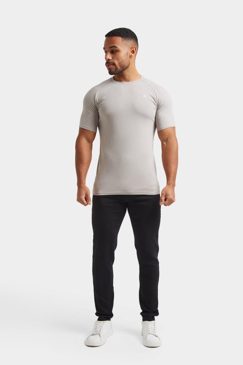 Athletic Fit Jeans in Black - TAILORED ATHLETE - USA