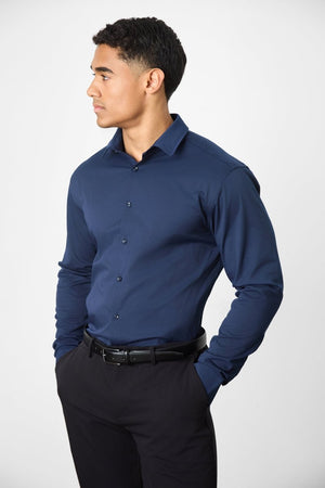 Model is 5'11 and wears a size L (42" chest, 30.5" waist)