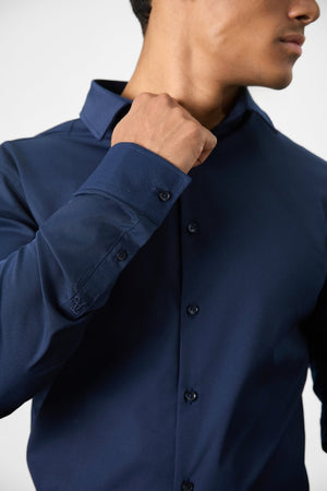 Model is 5'11 and wears a size L (42" chest, 30.5" waist)