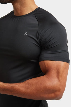 Training Top in Black - TAILORED ATHLETE - USA